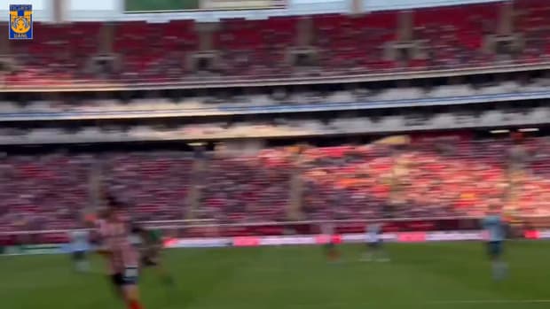 Gignac's spectacular bicycle-kick goal vs Chivas